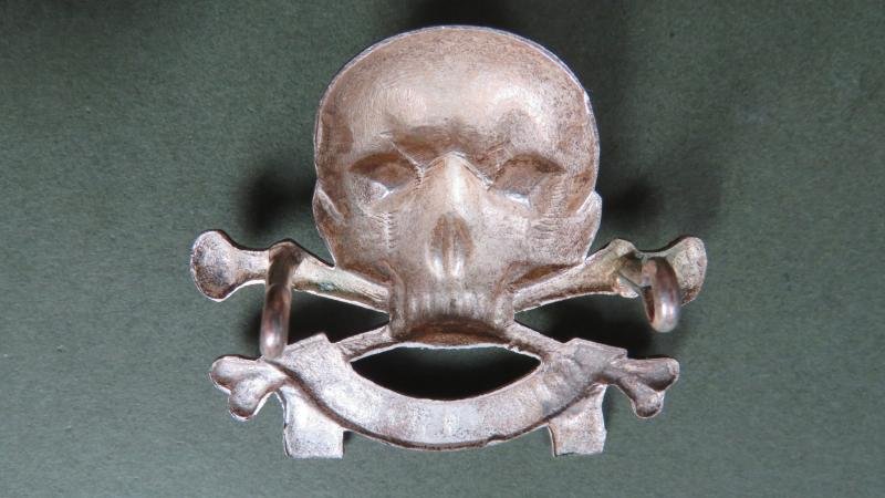 British Army The 17th (Duke of Cambridge's Own) Royal Lancers Officers 'Motto' Cap Badge — image 2