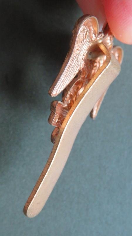 British Army WW1 The Royal Dragoon (1st Dragoons) Cap Badge — image 3