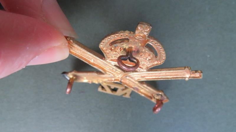 New Zealand Army 'Machine Gun Corps' Cap Badge — image 4