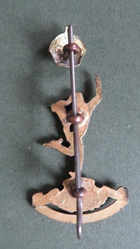 New Zealand Army 1947-1954 'Royal N.Z. Corps of Signals' Cap Badge — image 3