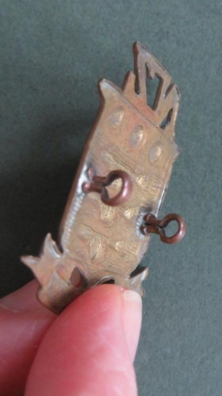 New Zealand Army 'Army Ordnance Corps' Cap Badge — image 3