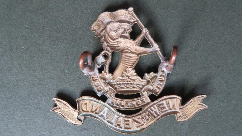 New Zealand Army '5th (Wellington Rifles) Regiment' Cap Badge — image 2