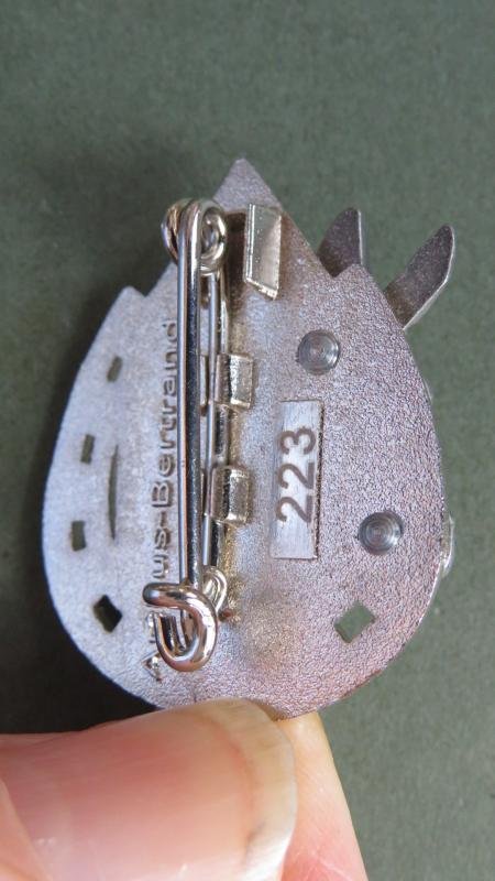 France Foreign Legion 2° Régiment Etranger d'Infanterie (Les Caporaux -Chefs) Pocket Crest — image 3