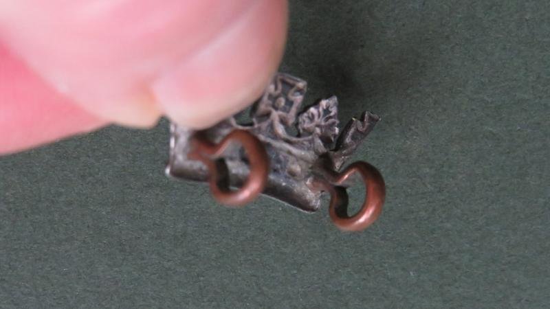 British Army Post 1923 The Royal Irish Fusiliers (Princess Victoria's) 'Coronet' Collar Badge — image 3