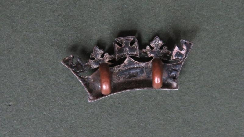 British Army Post 1923 The Royal Irish Fusiliers (Princess Victoria's) 'Coronet' Collar Badge — image 2