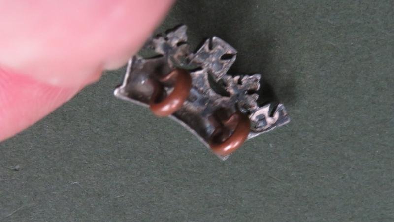 British Army Post 1923 The Royal Irish Fusiliers (Princess Victoria's) 'Coronet' Collar Badge — image 3