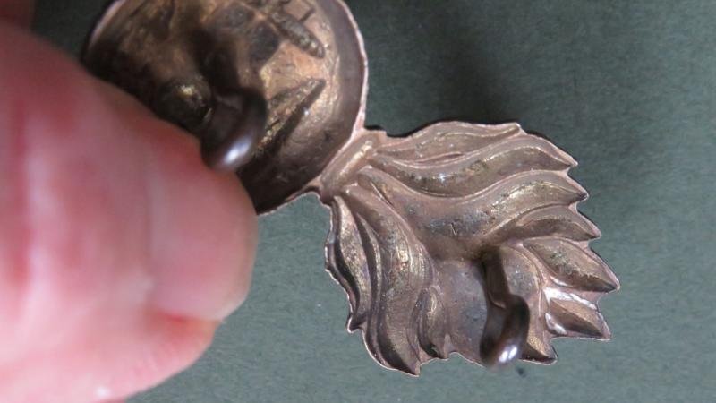 British Army Post 1923 The Royal Irish Fusiliers (Princess Victoria's) Collar Badge — image 3