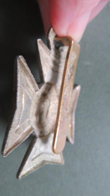 British Army The Oxfordshire & Buckinghamshire Light Infantry, Buckinghamshire Battalion Cap Badge — image 3