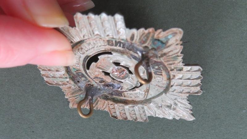 South Africa Army Duke of Edinburgh's Own Volunteer Rifles Cap Badge — image 3