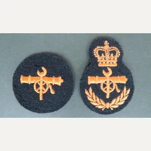 Canada Army 'Weapons Technician' Trade Badges Group's 1 & 4