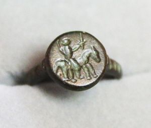 A Fabulous Knight's Seal Ring, From Agincourt to the Wars …