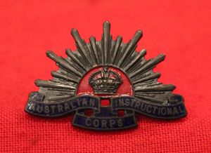 WW2 Australian Instructional Corps - Officer Bronze and Enamel Hat …