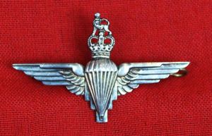 A Good Silver Parachute Regiment Officer's Cap Badge 3rd Battalion …