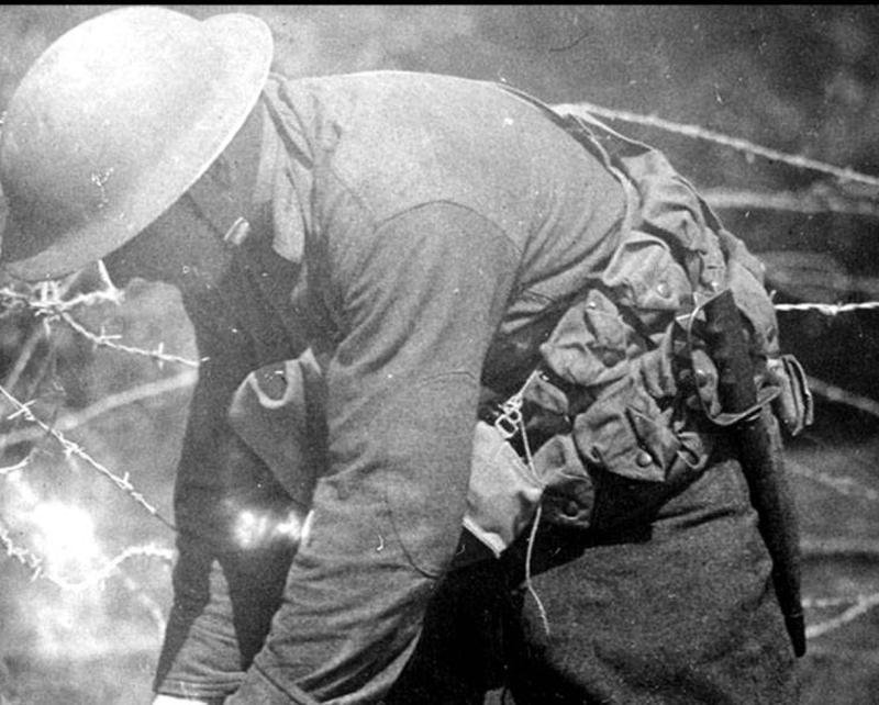 A Really Scarce WWI US Army 'Doughboy' Canvas Webbing Grenade Vest Pack Dated 1918. In Superb Condition. — image 4