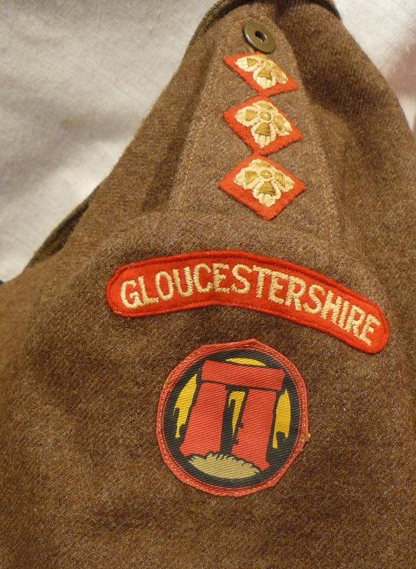 Most Rare Original Officer's Battledress Tunic WW2 Issue, For Capt Devos Gloucestershire Regt. Special Forces and Intelligence Officer — image 2
