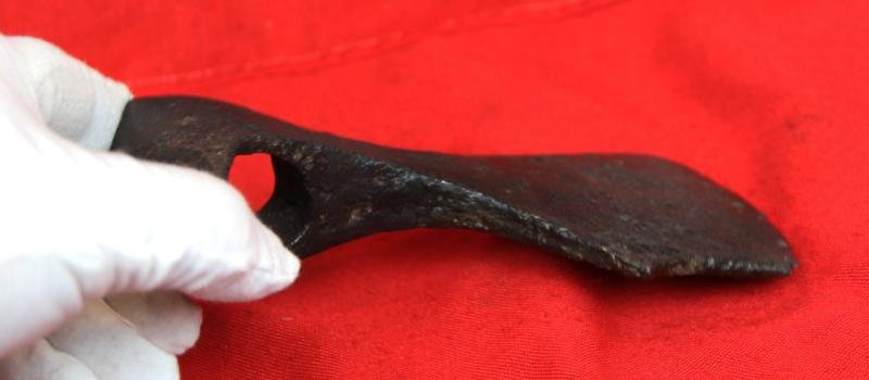 A Superb, Heavy Grade, Original Viking 'Bearded' Battle Axe, Around 1000 Years Old. Almost Every Viking Warrior Used the Axe or Spear As Their Main & Primary Combat Weapon. Swords Were the Prerogative of Kings and Earls {Jarls} — image 5