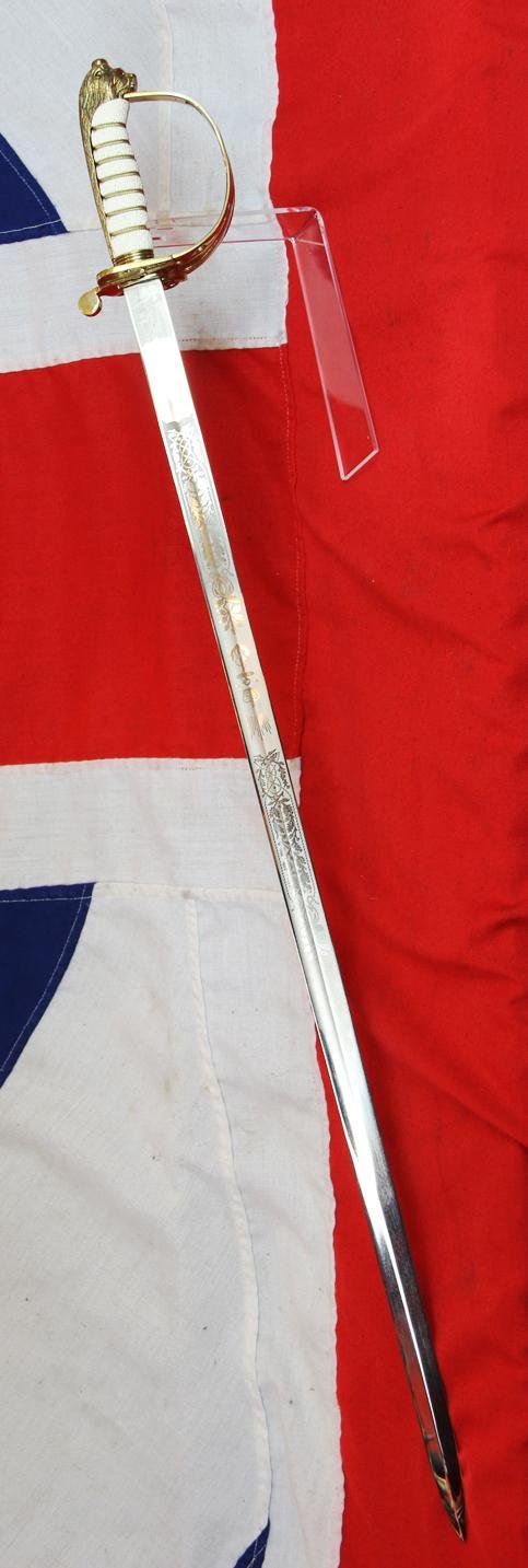 A ERII Royal Naval Officers Sword & Scabbard. Queen Elizabeth Cypher Blade & Traditional Queen's Crown Fouled Anchor Naval Pattern Hilt — image 3