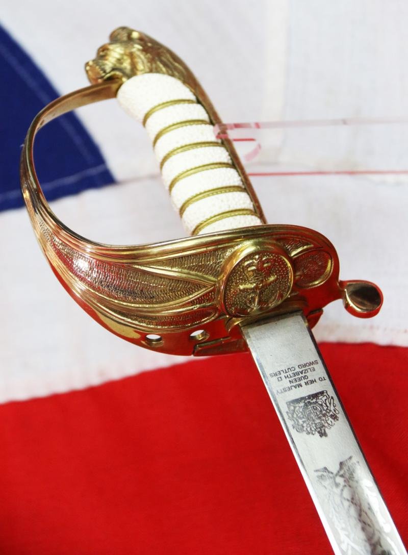 A ERII Royal Naval Officers Sword & Scabbard. Queen Elizabeth Cypher Blade & Traditional Queen's Crown Fouled Anchor Naval Pattern Hilt — image 5