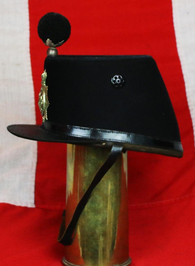 A Superb & Excellent Condition Mid Victorian Infantry Shako Service Cap, Pierced Centre, Double Crowned, With Lion Centre. General Service Shako Helmet Plate & And Rarely, Complete & Original, Leather Chin Strap — image 4