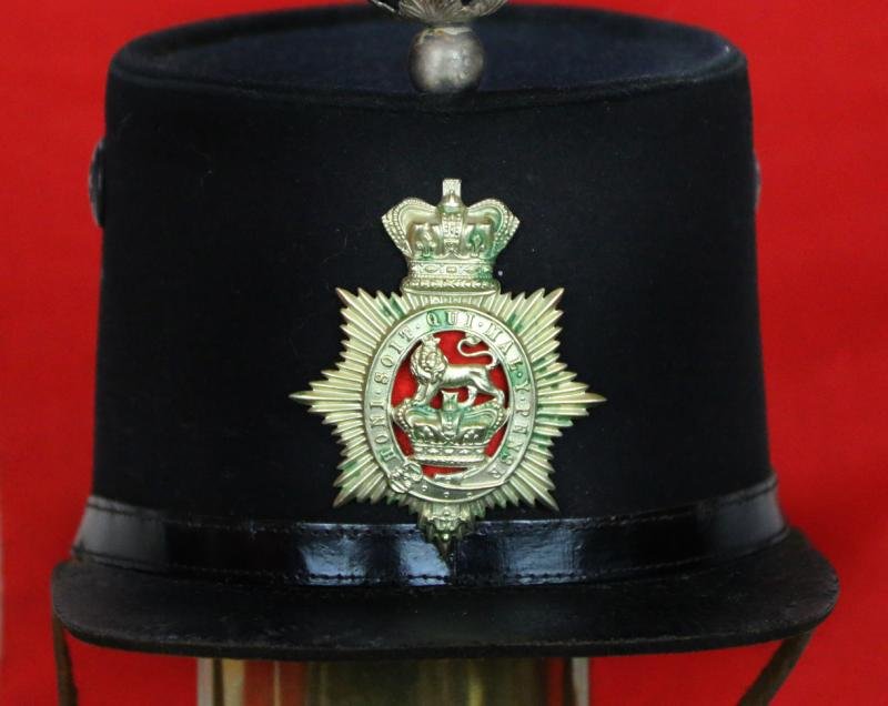 A Superb & Excellent Condition Mid Victorian Infantry Shako Service Cap, Pierced Centre, Double Crowned, With Lion Centre. General Service Shako Helmet Plate & And Rarely, Complete & Original, Leather Chin Strap — image 5