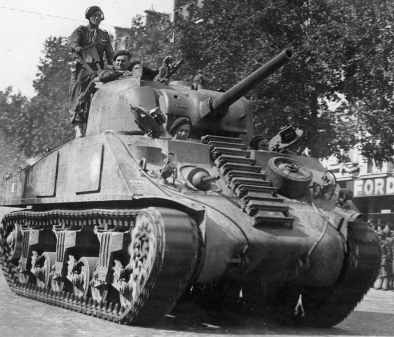 A Very Sound and Good Condition World War II British Tank Site / Periscope- — image 8