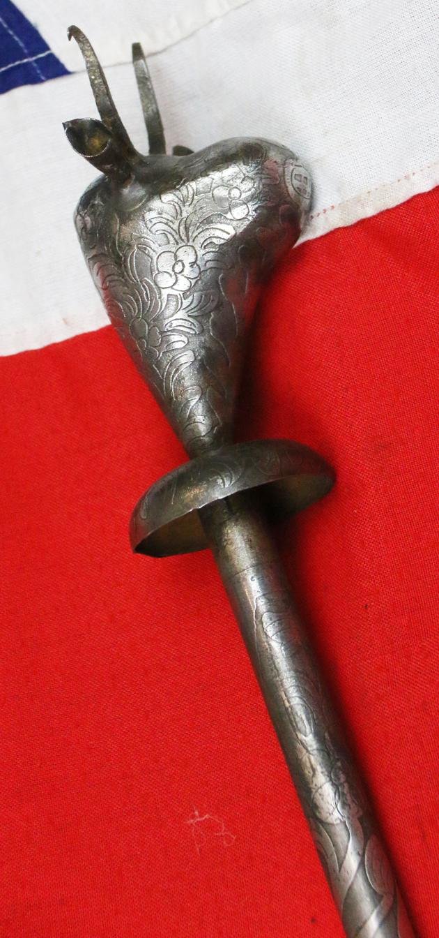 A Fine Antique Indo-Persian Ceromonial 'Mace of Rostam' the Bull's Head Mace — image 4
