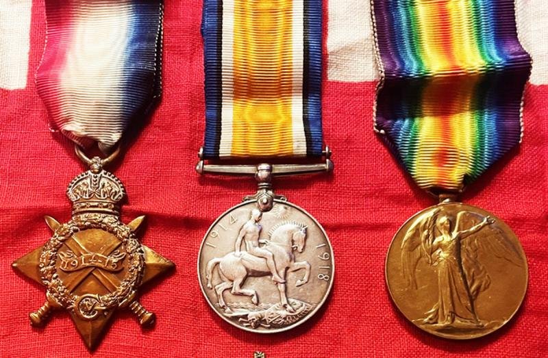 Trio of WW1 Service Medals of Sapper Mumby Royal Engineers. He Was Attached to Machine Gun Regiments, And We Also Have His Badges as Well. All Offered For Sale Seperately — image 3