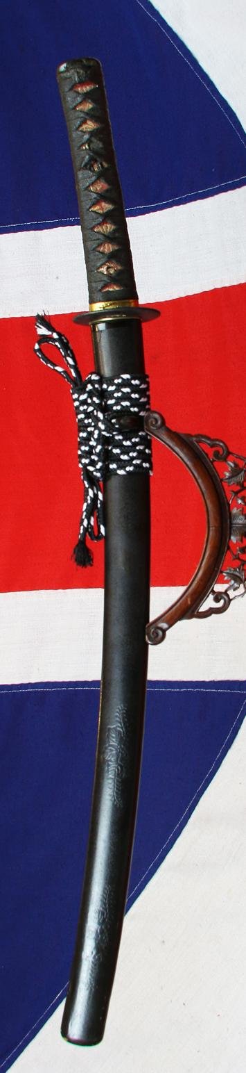 A Koto Period Signed Kiyomitsu Chisa Katana With Original Edo Period Mounts & Saya With The Toyatomi Clan & Imperial Kiri Kamon — image 3