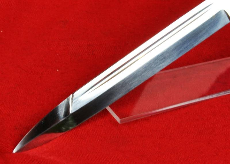 A Near Mint WW2 Third Reich German Machinegunners Close Combat Knife / Bayonet For Heer & Waffen SS, Complete With Its Original Frog Belt Mount Also In Near Mint Condition — image 5