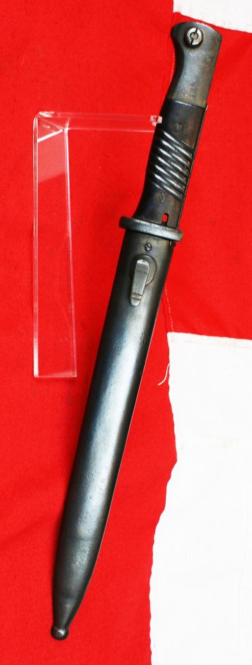 A Good German Third Reich Issue Karabinier Kurz Mauser K98k Seitengewehr 84/98. German Kar98k Rifle Bayonet. Fully Blued Finish — image 4