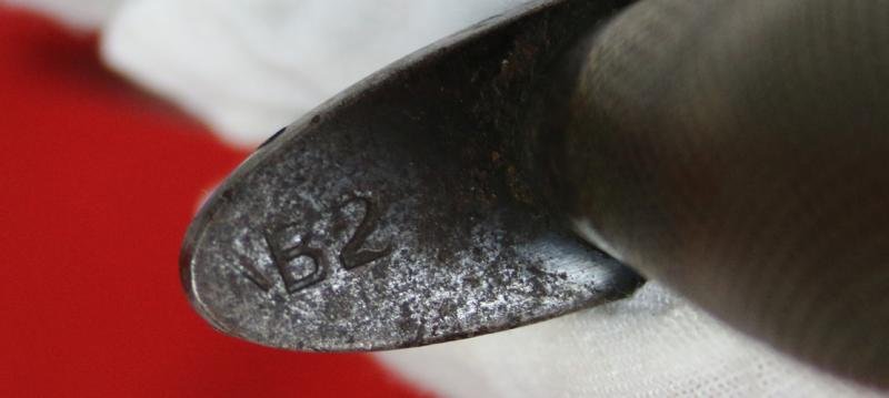 A Fabulous, WW2 Special Forces, 1942 Issue, 'B2' Broad Arrow Marked Early Second Pattern FS Commando Knife. With 'Hand Ground' Blued Finish Blade & Original Leather Scabbard In Great Service-Used Condition — image 5