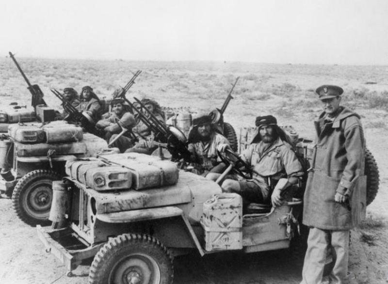 A Fabulous, WW2 Special Forces, 1942 Issue, 'B2' Broad Arrow Marked Early Second Pattern FS Commando Knife. With 'Hand Ground' Blued Finish Blade & Original Leather Scabbard In Great Service-Used Condition — image 6