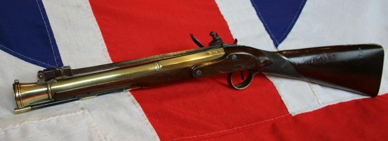 A Rare and Absolutely Spectacular, J. & W. Richards, All-Brass Flintlock Blunderbuss With Sprung Top Mounted Bayonet. Finest 'Juglans Regia' Walnut Stock. Circa 1800. Much Favoured by Ship's Captains — image 2