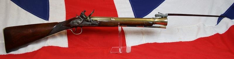 A Rare and Absolutely Spectacular, J. & W. Richards, All-Brass Flintlock Blunderbuss With Sprung Top Mounted Bayonet. Finest 'Juglans Regia' Walnut Stock. Circa 1800. Much Favoured by Ship's Captains — image 3
