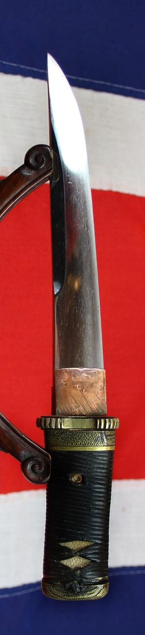 A Superb Antique, Shinto Era, Unokubi (鵜首) Zukuri Blade Tantō, 17th Century. Edo Matsushiro Sinano School Sinchu and Silver Koshirae. Just Arrived From A Premium Grade Collection, Previously Acquired Over Decades — image 4