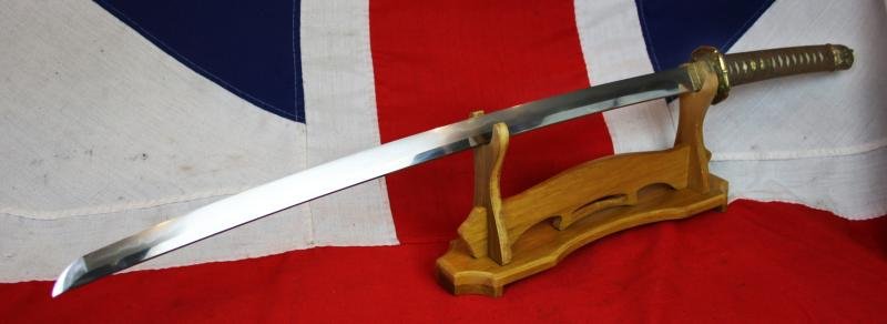 A Simply Stunning Ancestral Bladed WW2 Officer's Sword With a Blade Circa 1665, Signed, Yamashiro Koku Jyu Minamoto Tsunahiro (山城国住源綱廣). It Is Extremely Likely An Ancestral Bladed War Service Sword Of a Surrendered General Or at Very Least a Colonel. — image 3