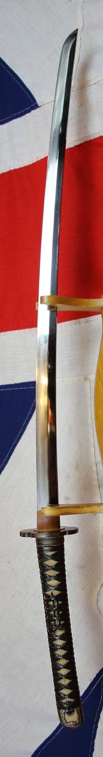 A Most Fine and Impressive Samurai Horseman's Handachi Katana. Shinto Period From the 1600's Around 400 Years Old. Semi Tachi Mounted. Dressed in a Full Suite Of Matching Original Edo Koshirae. Designed To Be Worn & Used In Combat Upon Horseback — image 9