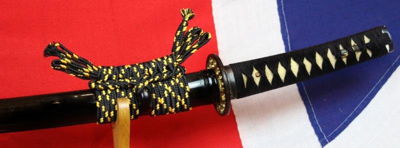 A Beautiful, Handsome & Most Elegant Samurai Katana Signed Toshinaga, That Is Both The Smith's Name & Represents to Long Life, Around 600 Plus Years Old. Late Nanboku-chō period (南北朝時代, Nanboku-chō jidai) & Leading into the Sengoku Jidai, Warring States — image 3