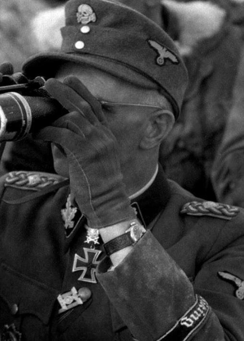 A Super and Intriguing WW2 German, Third Reich, Military, Surveillance Officer's Wrist Watch, Stamped, DI H, Deutsches Inteligenz {or Italienisch For Afrika Korps} Heer. Made For The German Armed Forces By Helvetia Swiss Watch Co. Good Working Order and — image 7