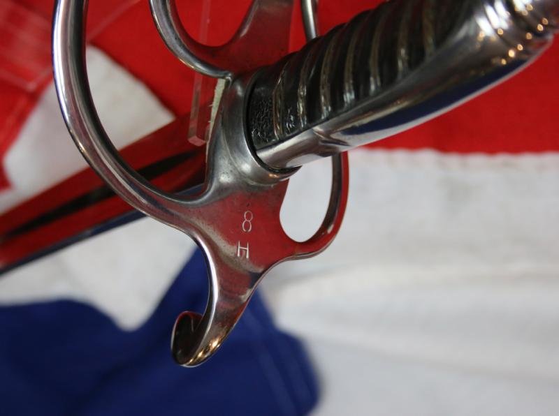 A Simply Superb Looking Original, Victorian, 8th King's Royal Irish Hussars 'Charge of the Light Brigade', 1821 Pattern, Hussar Trooper's Sword In Simply Amazing Fully Restored and Conserved Condition. With White Buff Hide Knot — image 5