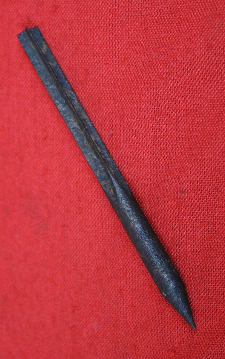 A Very Good WW1 Aerial Flechette Dart, Probably An RFC (Royal Flying Corps) 'Bristol' Pattern. A Superb Original Artefact of WW1 Aeronautical Warfare History — image 2