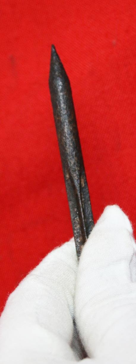 A Very Good WW1 Aerial Flechette Dart, Probably An RFC (Royal Flying Corps) 'Bristol' Pattern. A Superb Original Artefact of WW1 Aeronautical Warfare History — image 3