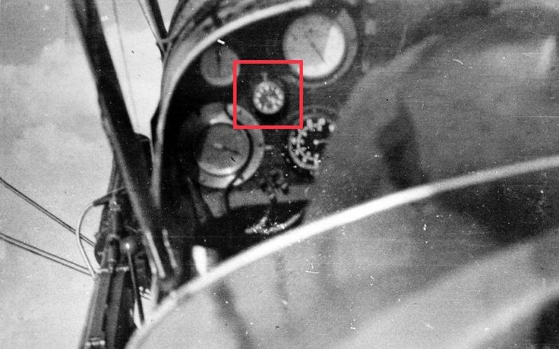 A Superb & Rare Royal Flying Corps, Royal Naval Air Service Issue Cockpit Watch. RFC Stamped. Luminous Dial Elongated Winding Stem For Gloved Pilots Winding A Superb Original Artefact & Mechanical Instrument of WW1 Aeronautical Warfare History — image 4