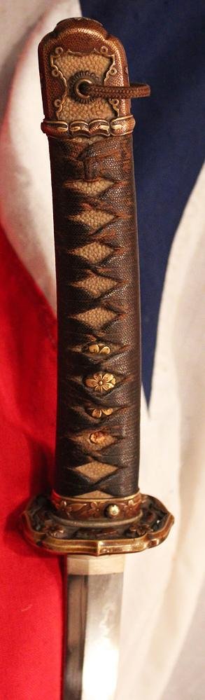 Absolutely Superb & Rare Japanese Fujiwara Ancestral Clan, Blade Signed Echizen Kuni Musashi Daijo Fujiwara Yasuhiro 肥前国武蔵大掾藤原康広 WW2 Pilot's Sword. Used By The Pilot's Samurai Ancestors in The 1600's Last Used In WW2 — image 10