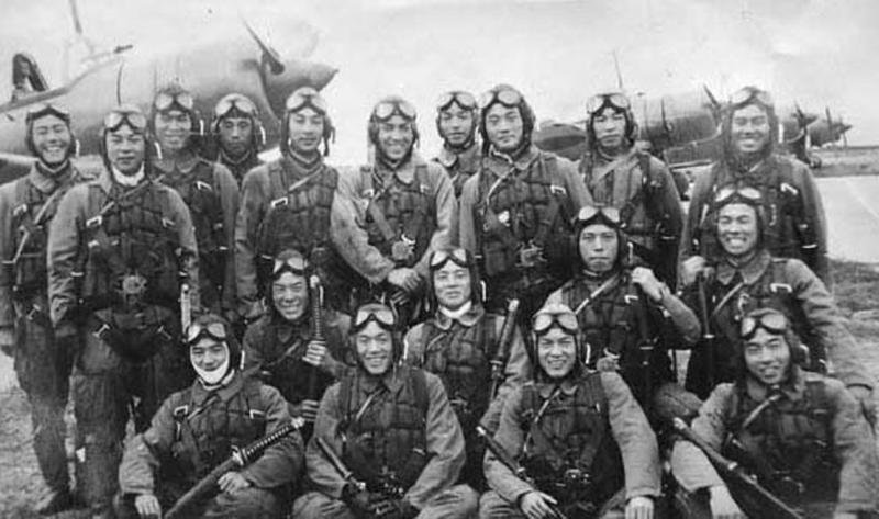 Absolutely Superb & Rare Japanese Fujiwara Ancestral Clan, Blade Signed Echizen Kuni Musashi Daijo Fujiwara Yasuhiro 肥前国武蔵大掾藤原康広 WW2 Pilot's Sword. Used By The Pilot's Samurai Ancestors in The 1600's Last Used In WW2 — image 8