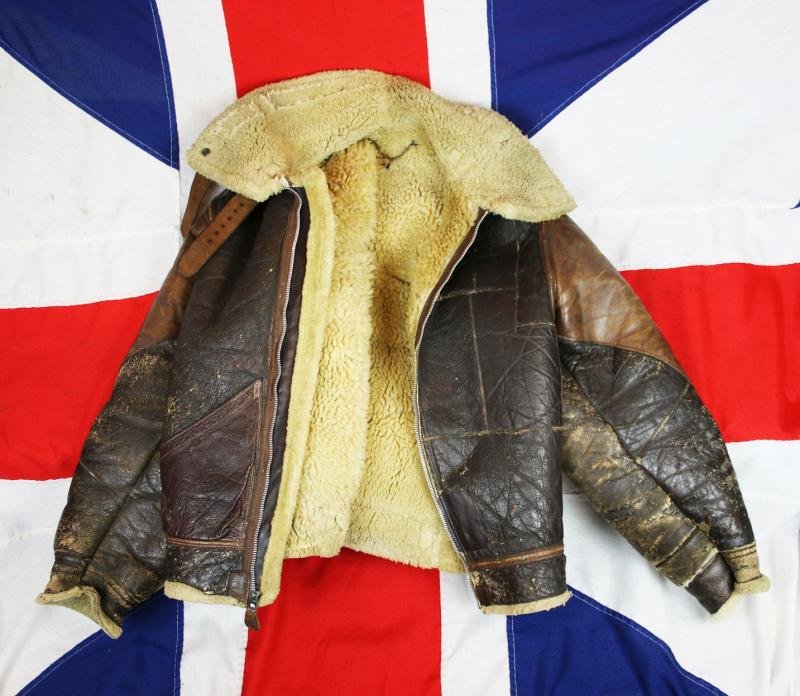 A Superb Piece Of WW2 Anglo American Aeronautical History, and An Absolute Beauty. An Original, 1940's B3 WW2 USAAF Pilots Sheerling Jacket. Perry Sportswear Co of Newburgh New York Contract. In Super, Wearable Condition — image 2