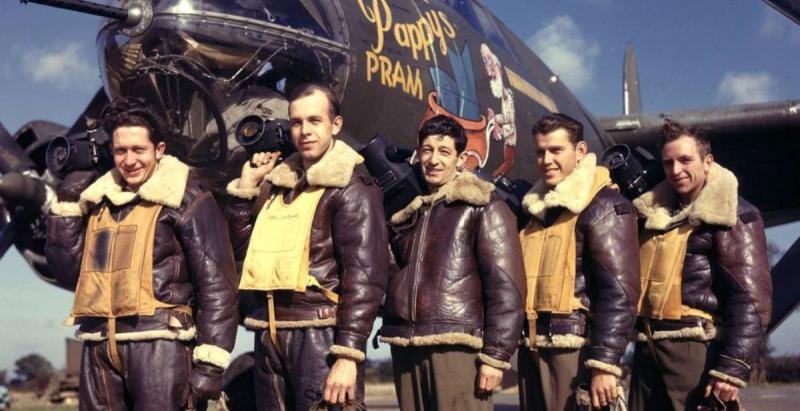 A Superb Piece Of WW2 Anglo American Aeronautical History, and An Absolute Beauty. An Original, 1940's B3 WW2 USAAF Pilots Sheerling Jacket. Perry Sportswear Co of Newburgh New York Contract. In Super, Wearable Condition — image 7