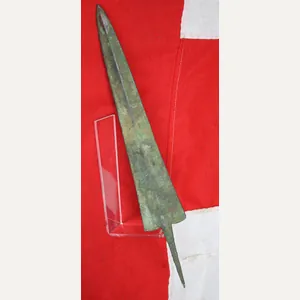 A Beautiful Bronze Age Short Sword From the Time Of …