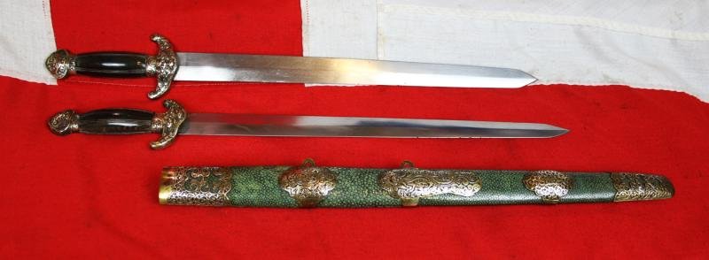 A Most Scarce Antique Ching Dynasty Chinese Shuāngjiàn (雙劍). A Twin-Sword Jian, Late 18th Early 19th century. Near Identical to Admiral Sir James Hanway Plumbridge's Sword in the National Maritime Museum Collection. And The Metropolitan In New york — image 6