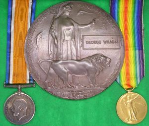 WW1 PAIR & MEMORIAL PLAQUE, 23rd NORTHUMBERLAND FUSILIERS / 4th …